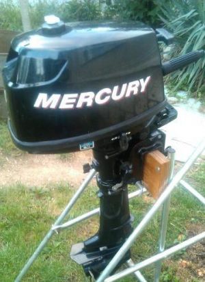 Krasny mercury hp 4takt, kratka noha. ako nový len za 629, - eur